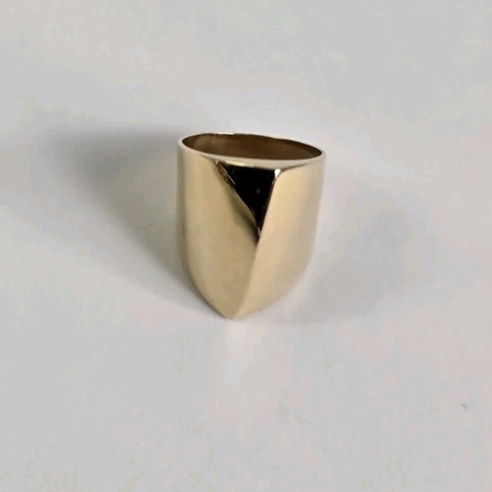 18k Solid Gold Sharp Edge Estate Ring - image 5